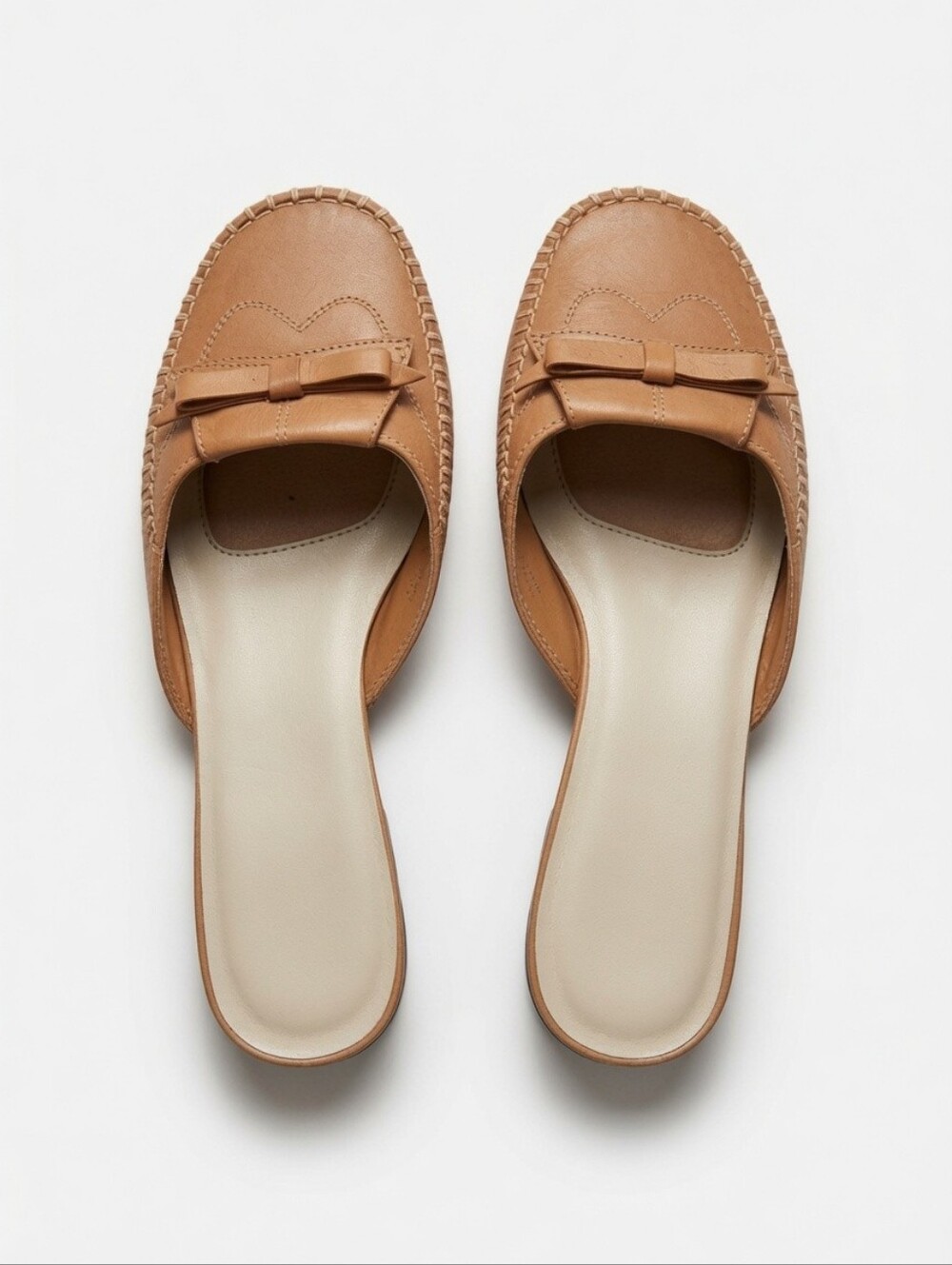 Tan Leather Bow Mule Loafers Made in Brazil Size  6M Excellent Conditon